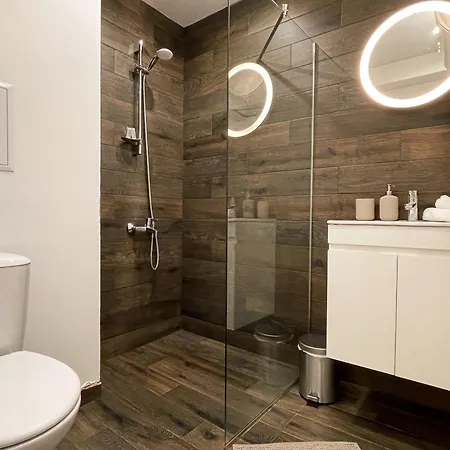 아파트 High Rise By Cosher 소피아